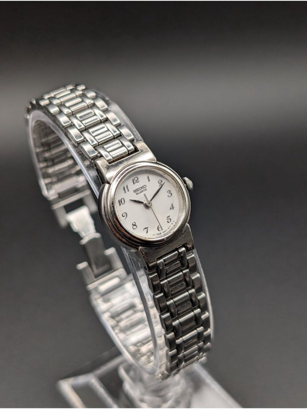 Vintage Seiko Silver-Tone Quartz Ladies Watch, Easy Read Arabic Numeral Dial
